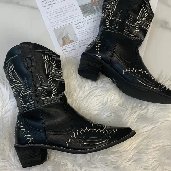 LAST 1! Cowboy Boots Embroidered Black Bohemian Aztec Festival Western - Picture 7 of 7